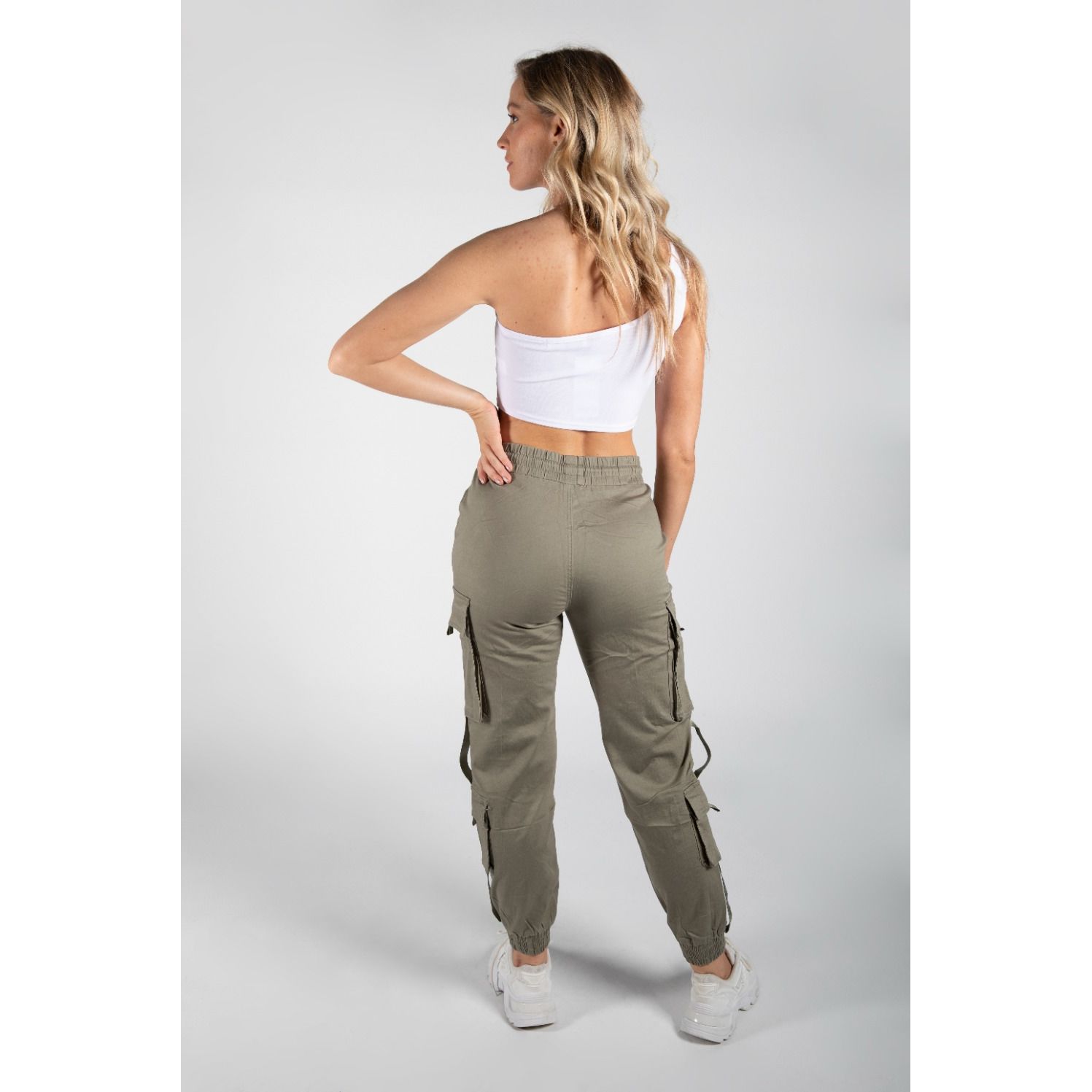https://www.gowholesale.co.uk/images/thumbnails/1497/1497/detailed/43030/Khaki-Drawstring-Fitted-Cargo-Trousers-4.jpg